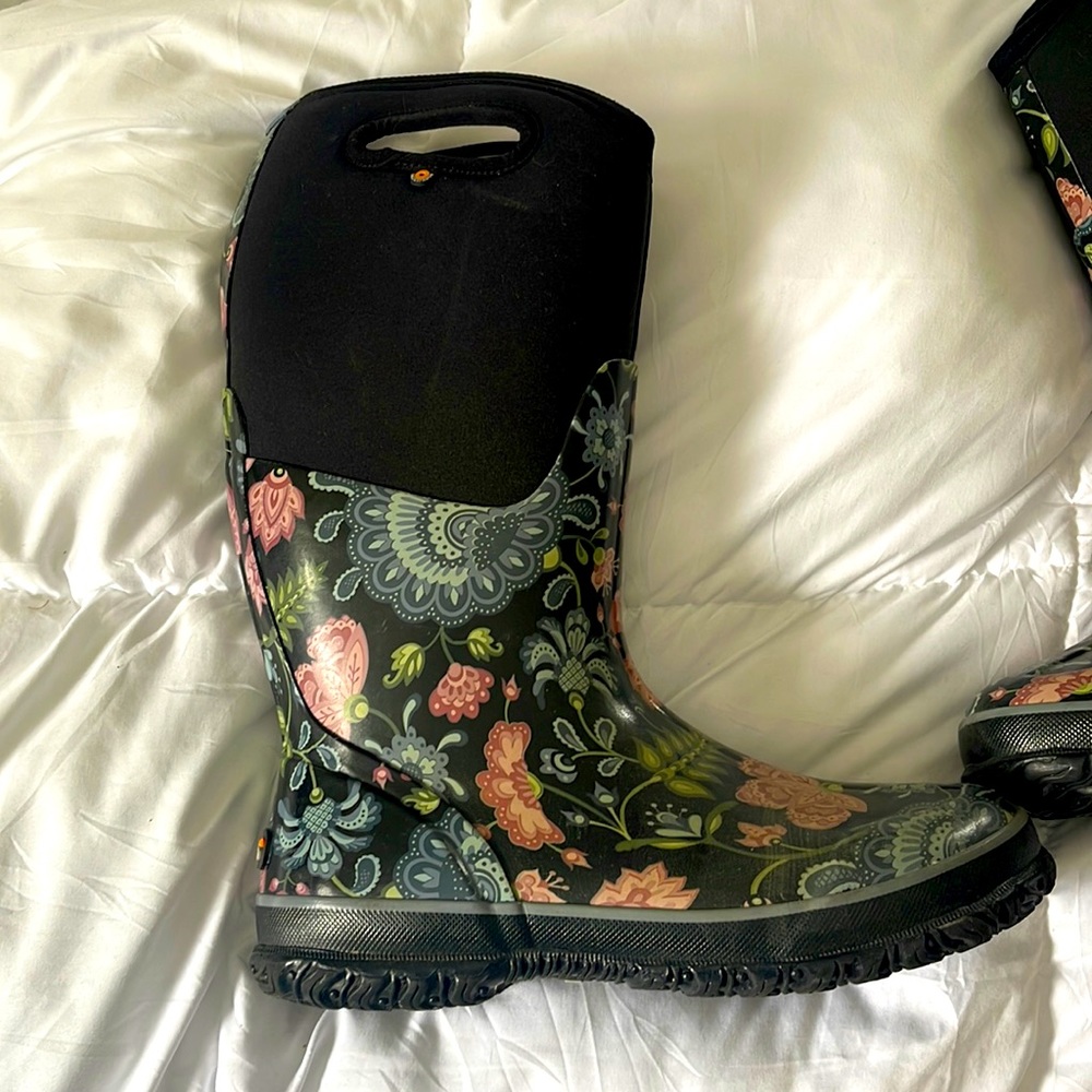Size 9- Womens Bogs Tall
